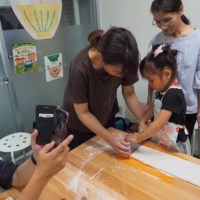 夏休み、家族みんなで！ 手打ちうどん作り体験教室 2019年8月 20190810-3.jpg – イリコスキー製麺所