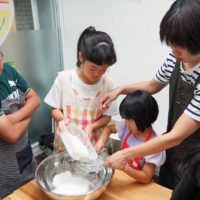 おさなか博士はイリコの原料を知っています 手打ちうどん作り体験教室 2019年10月 20191007-5.jpg – イリコスキー製麺所