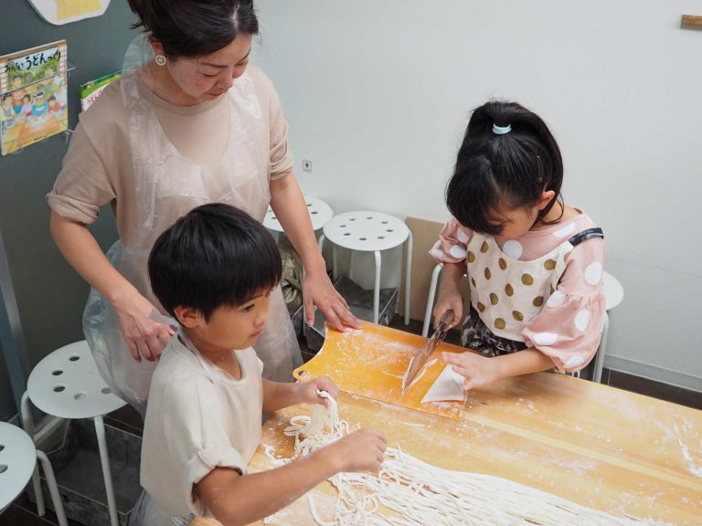毎年、いつもありがとうございます！ 手打ちうどん作り体験教室 2019年8月 20191014-3.jpg – イリコスキー製麺所