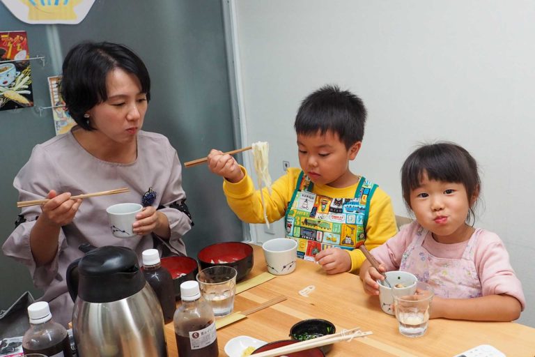 毎年、いつもありがとうございます！ 手打ちうどん作り体験教室 2019年8月 20191022-4.jpg – イリコスキー製麺所