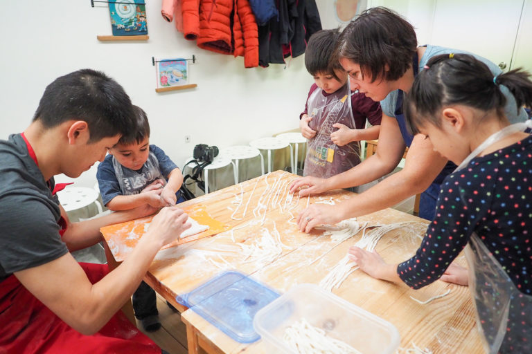 振替休日にはうどん作り！ 手打ちうどん作り体験教室 2019年11月 20191120-4.jpg – イリコスキー製麺所