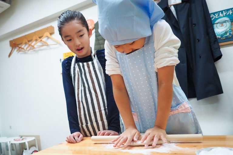 振替休日にはうどん作り！ 手打ちうどん作り体験教室 2019年11月 20191125-1.jpg – イリコスキー製麺所