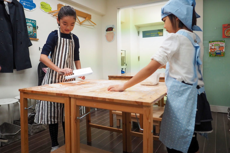 振替休日にはうどん作り！ 手打ちうどん作り体験教室 2019年11月 20191125-3.jpg – イリコスキー製麺所