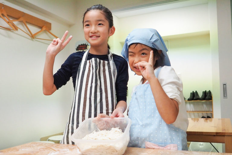 振替休日にはうどん作り！ 手打ちうどん作り体験教室 2019年11月 20191125-4.jpg – イリコスキー製麺所