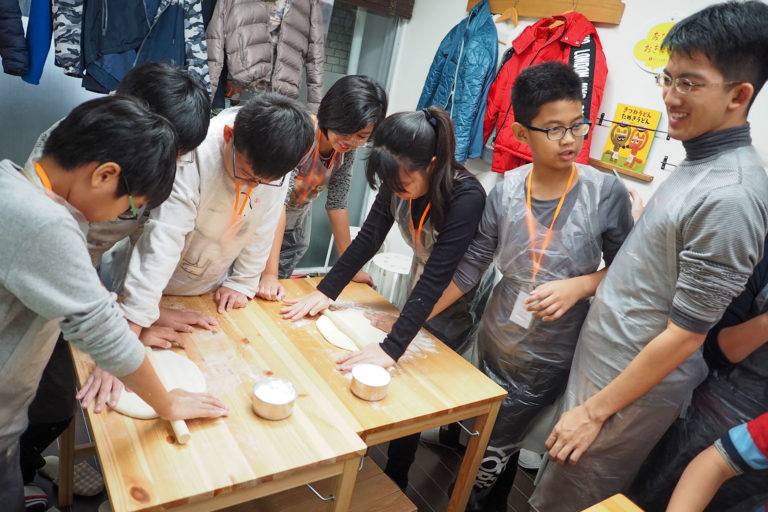 振替休日にはうどん作り！ 手打ちうどん作り体験教室 2019年11月 20191203-6.jpg – イリコスキー製麺所