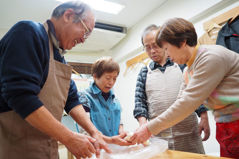 振替休日にはうどん作り！ 手打ちうどん作り体験教室 2019年11月 20191210-1.jpg – イリコスキー製麺所