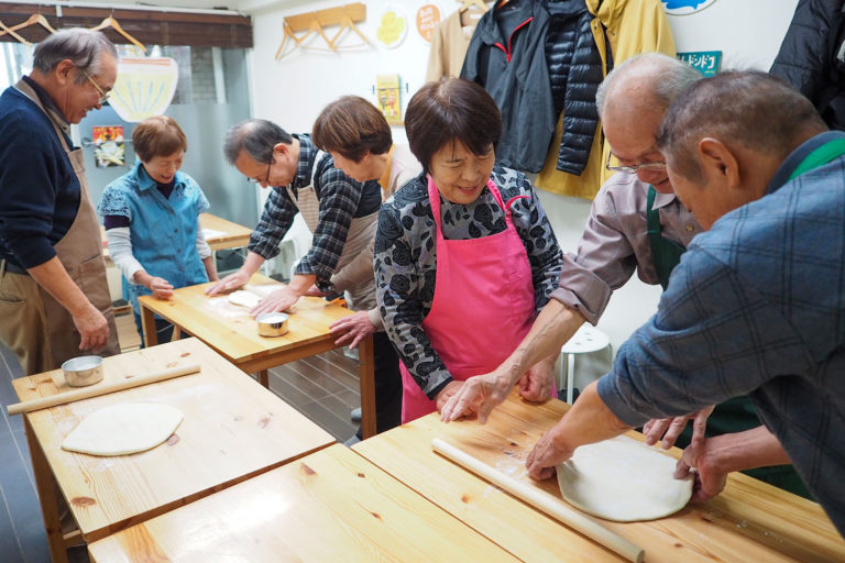 振替休日にはうどん作り！ 手打ちうどん作り体験教室 2019年11月 20191210-4.jpg – イリコスキー製麺所