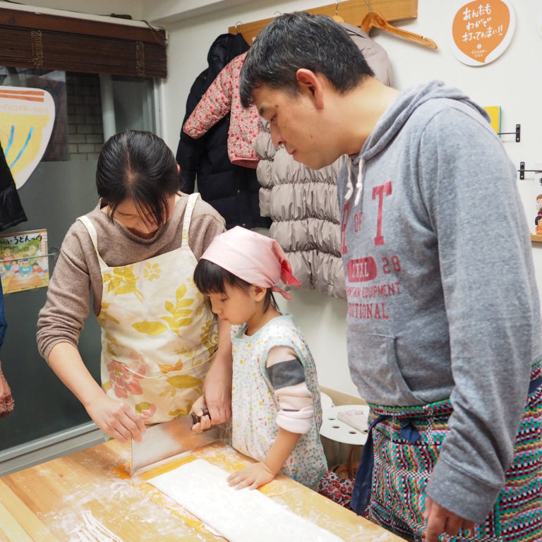 振替休日にはうどん作り！ 手打ちうどん作り体験教室 2019年11月 20191229-9.jpg – イリコスキー製麺所