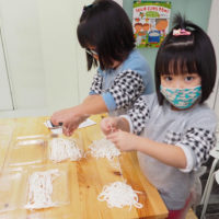 ちびっこは全員女の子 手打ちうどん作り体験教室 2020年2月 20200211-4.jpg – イリコスキー製麺所
