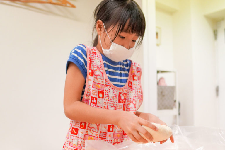かわいらしいお客様が少しずつ 手打ちうどん作り体験教室 2020年6月 20200723-2.jpg – イリコスキー製麺所