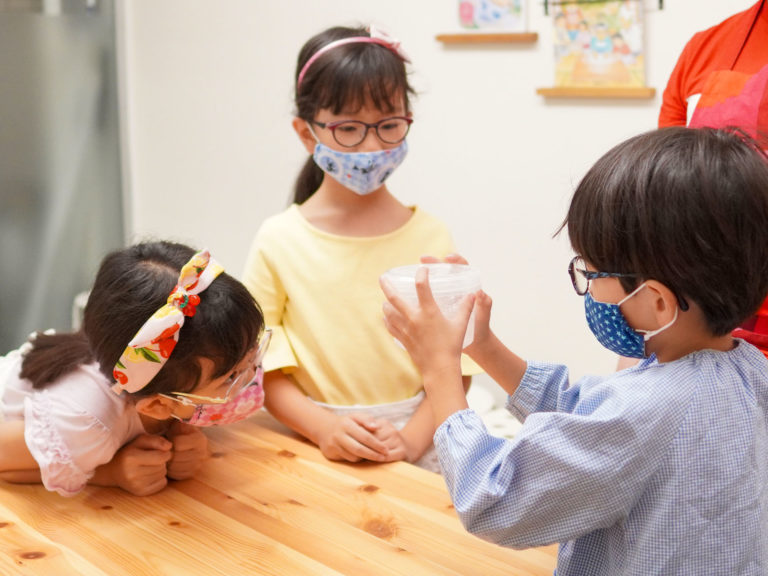 かわいらしいお客様が少しずつ 手打ちうどん作り体験教室 2020年6月 20200725-2.jpg – イリコスキー製麺所