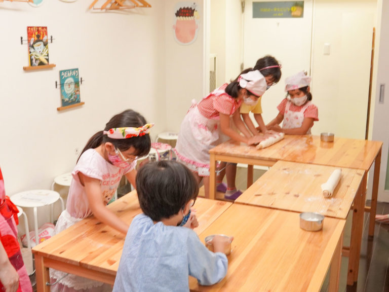 かわいらしいお客様が少しずつ 手打ちうどん作り体験教室 2020年6月 20200725-4.jpg – イリコスキー製麺所