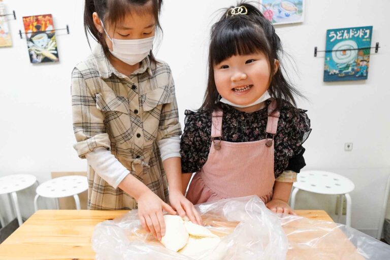 所長の分までお手伝い、ありがとう 手打ちうどん作り体験教室 2021年2月 20210226-2.jpg – イリコスキー製麺所