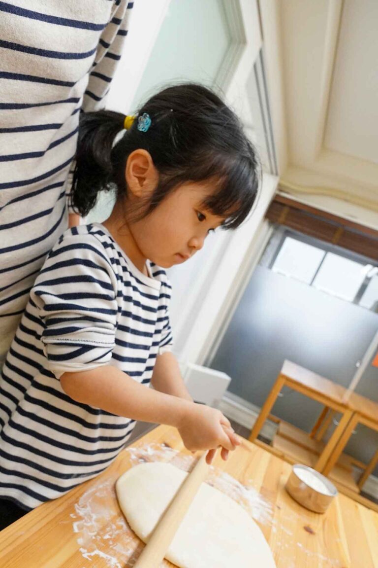 所長の分までお手伝い、ありがとう 手打ちうどん作り体験教室 2021年2月 20210305-5.jpg – イリコスキー製麺所