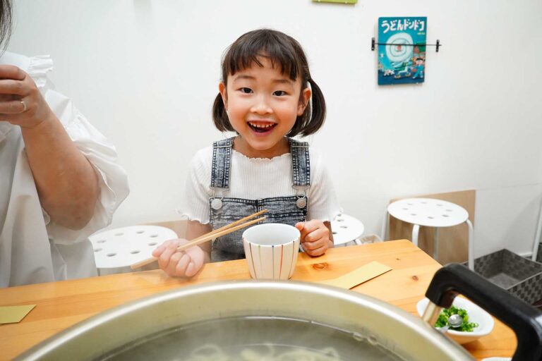 所長の分までお手伝い、ありがとう 手打ちうどん作り体験教室 2021年2月 20220502-120528-a7c-00.jpg – イリコスキー製麺所