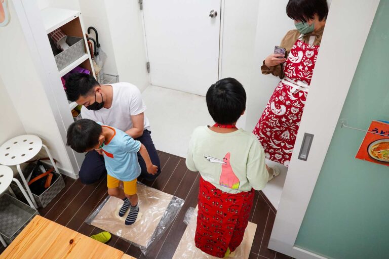所長の分までお手伝い、ありがとう 手打ちうどん作り体験教室 2021年2月 20220504-102940-a7c-00.jpg – イリコスキー製麺所