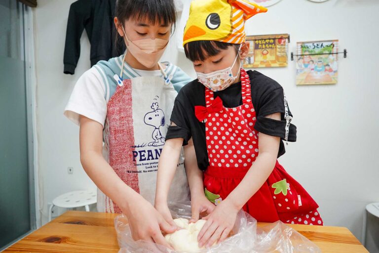 所長の分までお手伝い、ありがとう 手打ちうどん作り体験教室 2021年2月 20220507-102532-a7c-00.jpg – イリコスキー製麺所