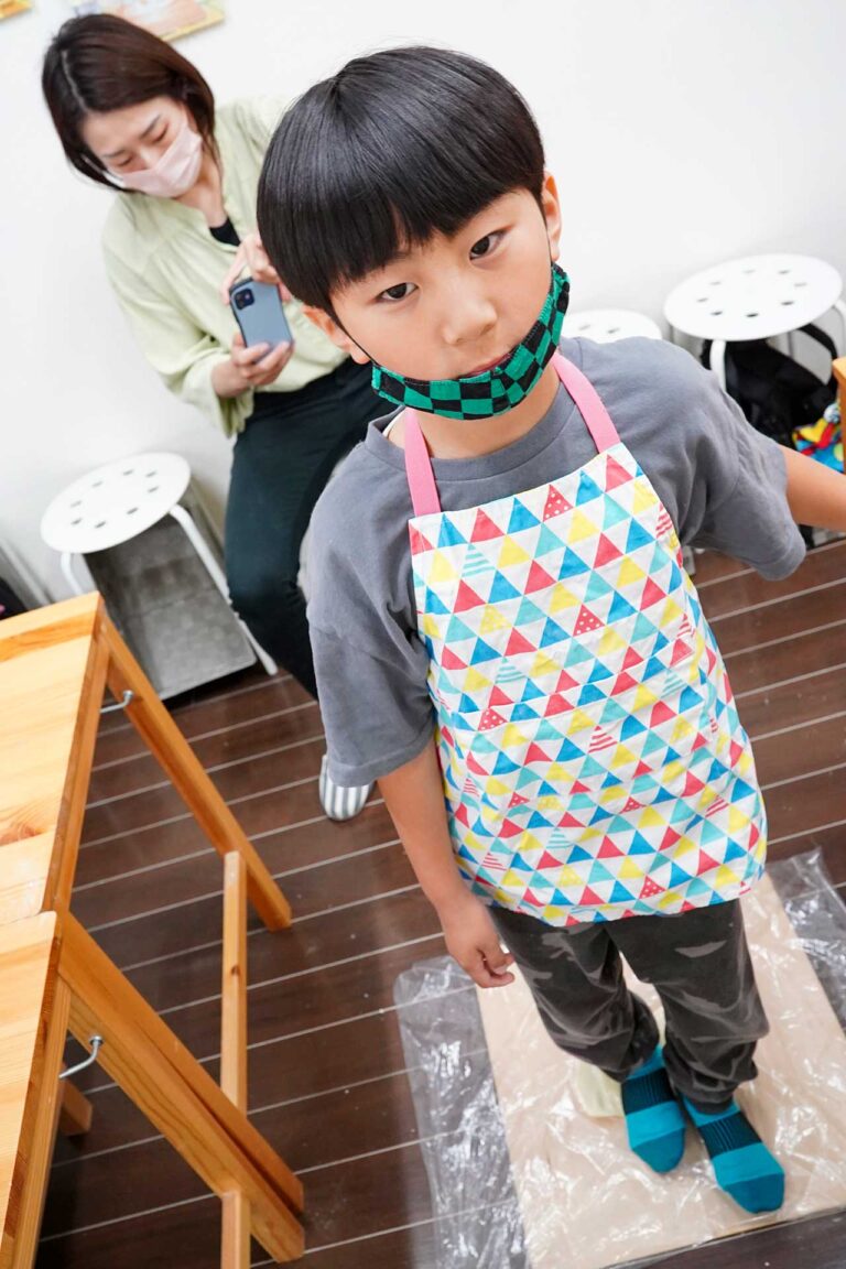 所長の分までお手伝い、ありがとう 手打ちうどん作り体験教室 2021年2月 A7C06224.jpg – イリコスキー製麺所