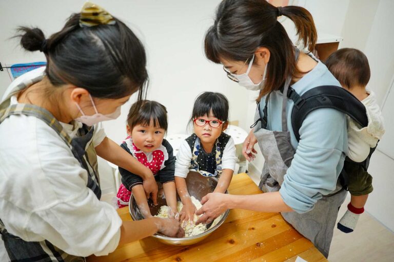 所長の分までお手伝い、ありがとう 手打ちうどん作り体験教室 2021年2月 20221105-141433-a7c-00.jpg – イリコスキー製麺所
