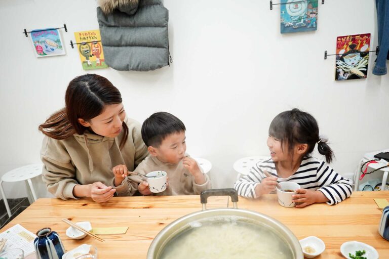 所長の分までお手伝い、ありがとう 手打ちうどん作り体験教室 2021年2月 20221126-115417-a7c-00.jpg – イリコスキー製麺所