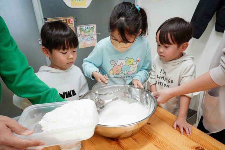 所長の分までお手伝い、ありがとう 手打ちうどん作り体験教室 2021年2月 20221126-141127-a7c-00.jpg – イリコスキー製麺所