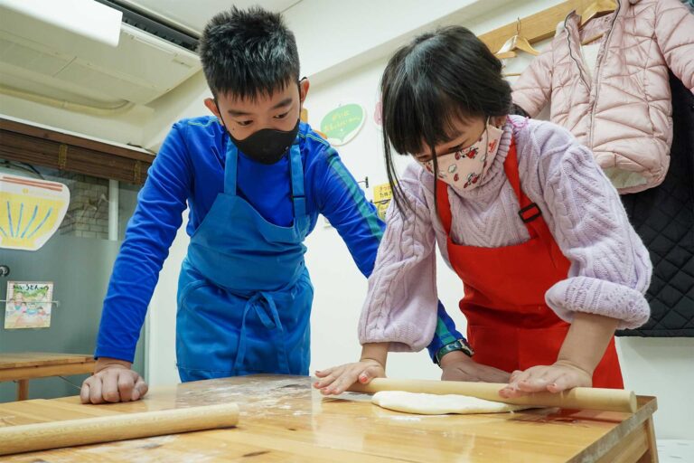所長の分までお手伝い、ありがとう 手打ちうどん作り体験教室 2021年2月 20221205-104635-a7c-00.jpg – イリコスキー製麺所