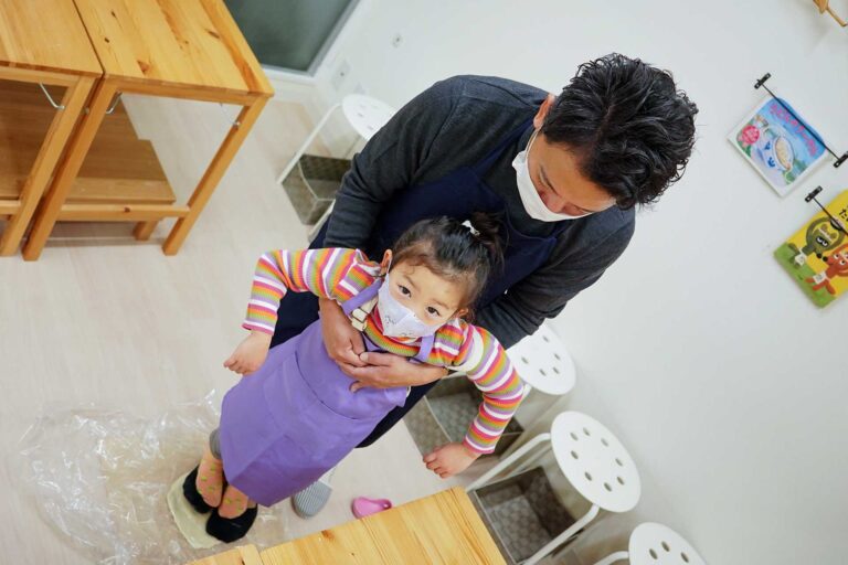 所長の分までお手伝い、ありがとう 手打ちうどん作り体験教室 2021年2月 20221211-102446-a7c-00.jpg – イリコスキー製麺所