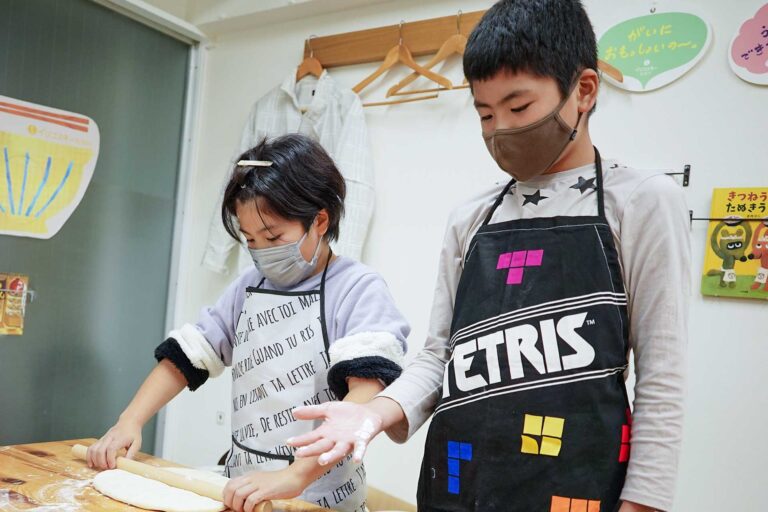 所長の分までお手伝い、ありがとう 手打ちうどん作り体験教室 2021年2月 20221211-144434-a7c-00.jpg – イリコスキー製麺所