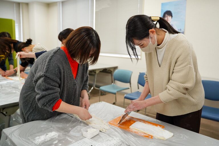 大阪市立豊里小学校PTA様＠大阪市東淀川区 出張手打ちうどん作り体験 2022年7月7日 A7C09567.jpg – イリコスキー製麺所