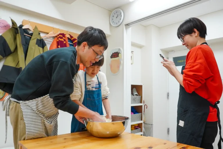 2024年のお客さま 手打ちうどん作り体験教室 2024年12月 20250201-2-A6406169.webp – イリコスキー製麺所