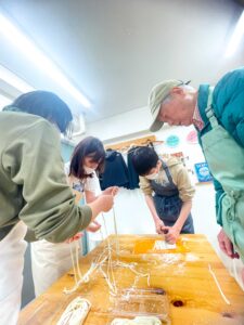 2025年GW前半 手打ちうどん作り体験教室 2025年4月 0-1.jpg – イリコスキー製麺所