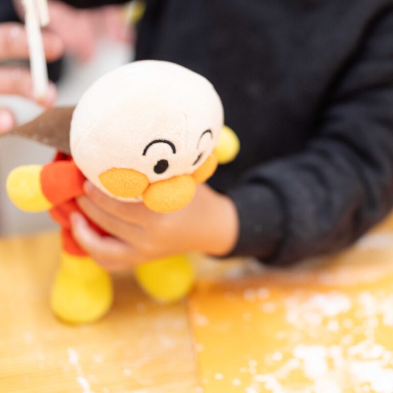 ママ＆男の子の仲良し2ペアとうどん作り 手打うどん作り体験教室 2026年1月 A6408710-1.jpg – イリコスキー製麺所