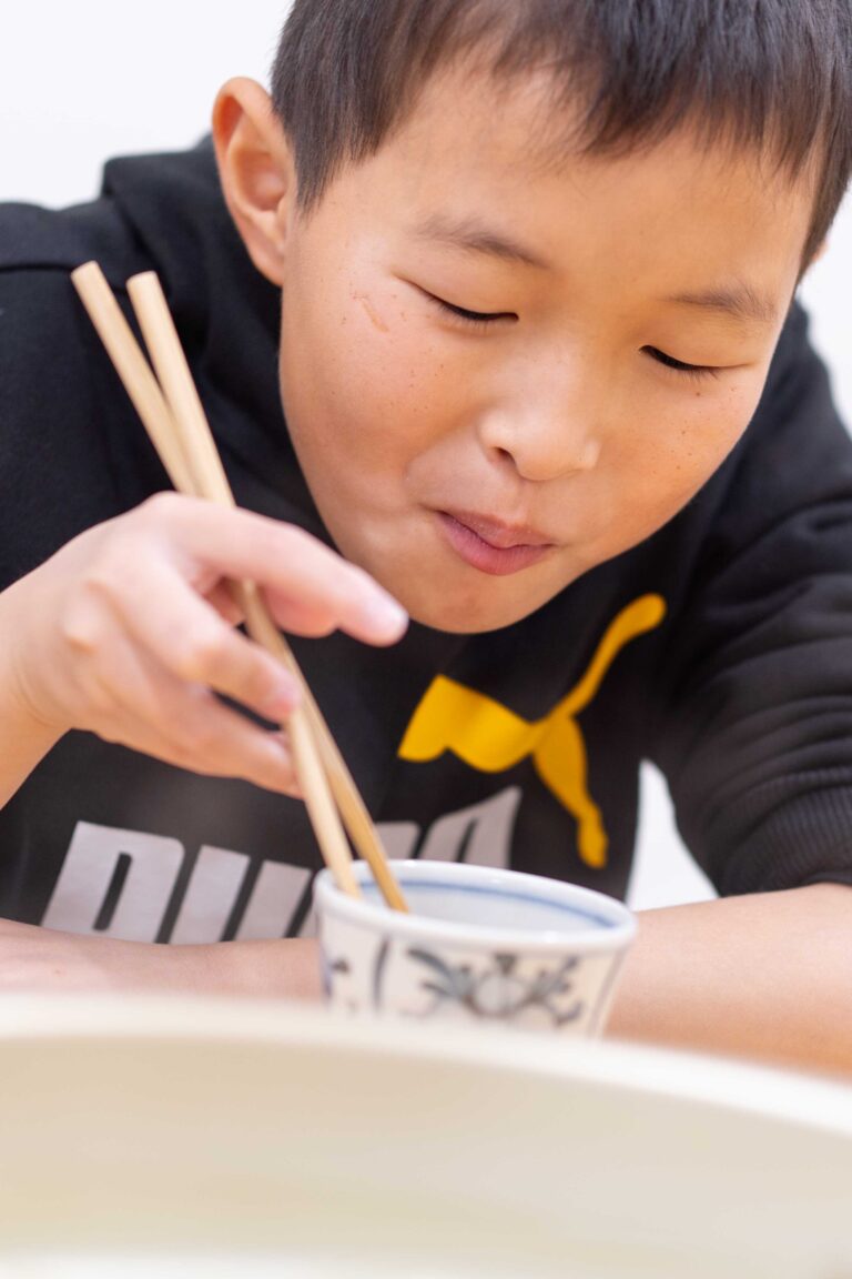 自分で作り上げた一杯！うどん大好き少年の挑戦 手打うどん作り体験教室 2026年1月 A6408881-1.jpg – イリコスキー製麺所